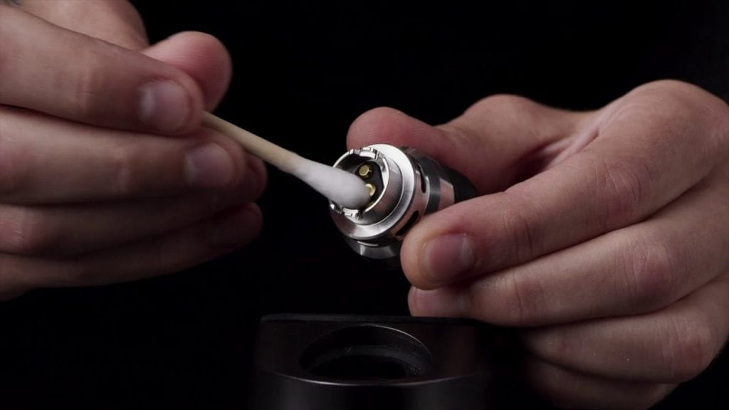 cleaning the puffco peak pro atomizer with cotton